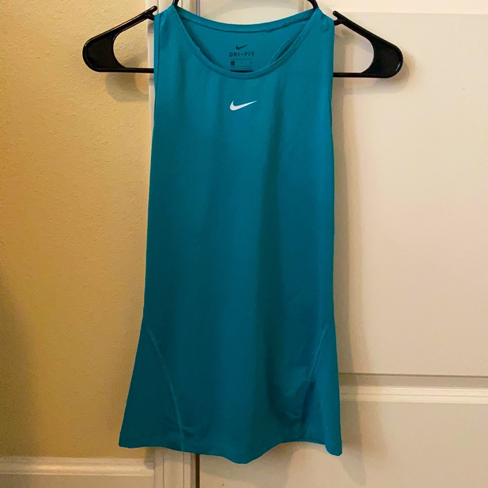 Nike tank